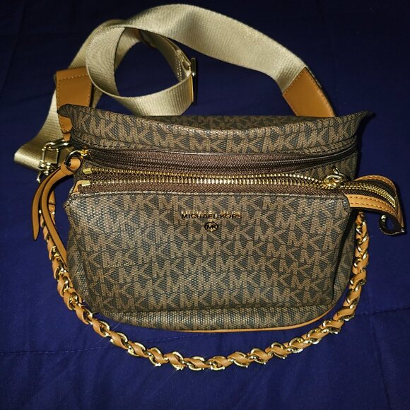 Slater Medium Signature Logo Sling Pack - Picture 10 of 10